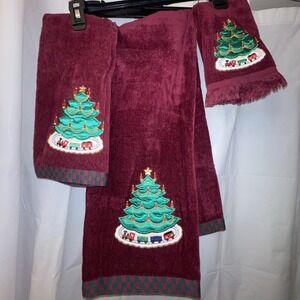 Vintage Christmas Holiday 3 pc Towel Set‎  Embroidered Appliqué Tree & Train